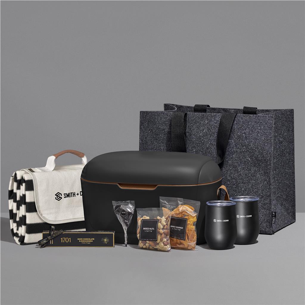 Yatta Outdoor Indulgence Hamper - Image 2